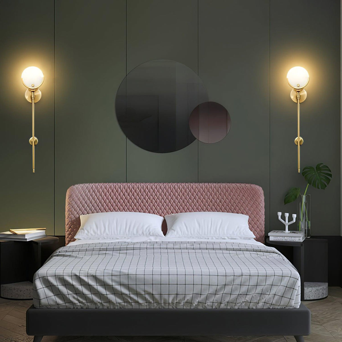 Universal Ava Brass Wall Light - view 4 | Liootrlamp