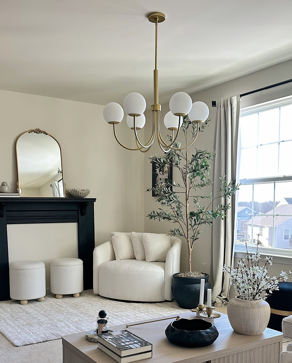 Aurelian Alabaster Globe Chandelier - view 10 | Liootrlamp