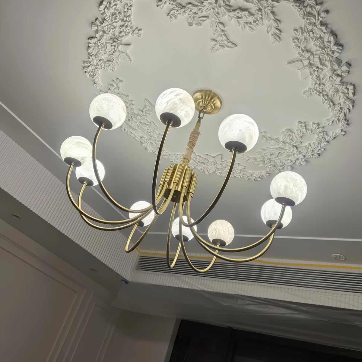Aurelian Alabaster Globe Chandelier - view 11 | Liootrlamp