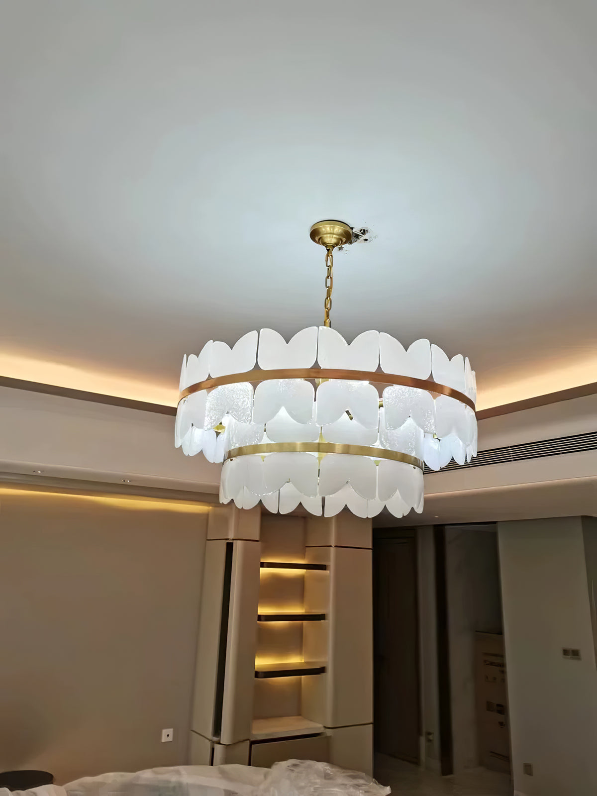 Patanga Alabaster Butterfly Chandelier - view 6 | Liootrlamp