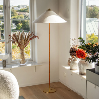 Floor lamp