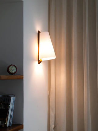 Lupe Wooden Wall Light