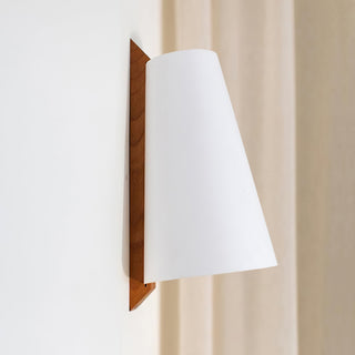 Lupe Wooden Wall Light