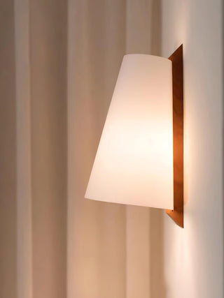 Lupe Wooden Wall Light