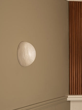 Pebble Alabaster Wall Lamp