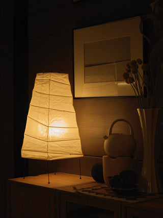 Akari 4N Table Lamp