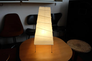 Akari 4N Table Lamp