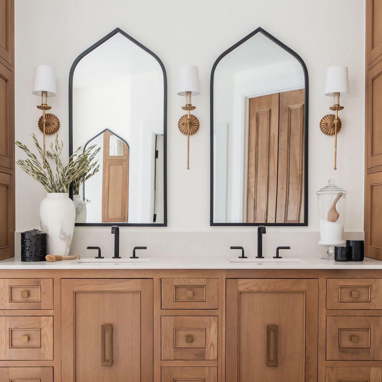 Clove Wall Sconce