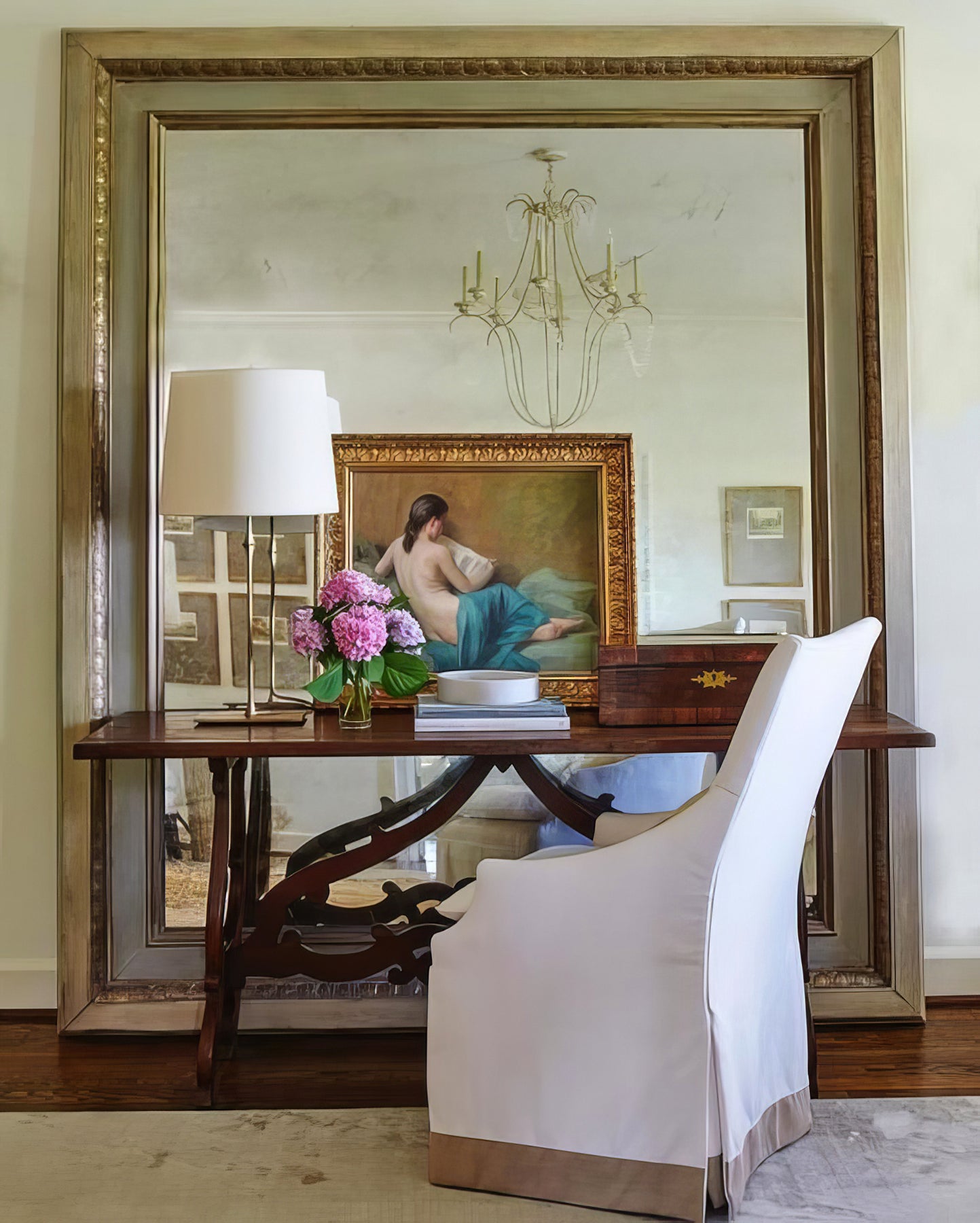 Dauphine Iron Table Lamp