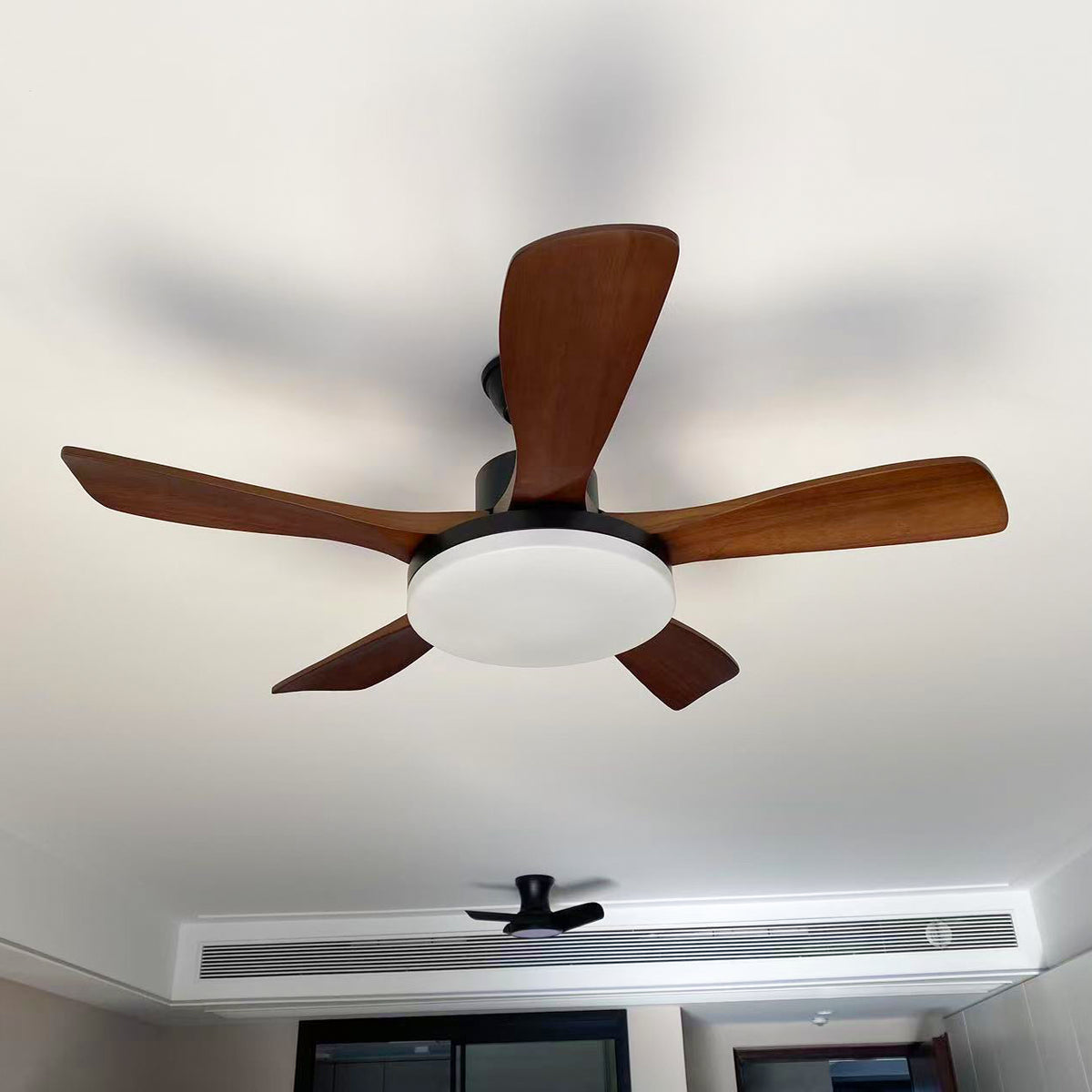 Five-Leaf Ceiling Fan Light - view 3 | Liootrlamp