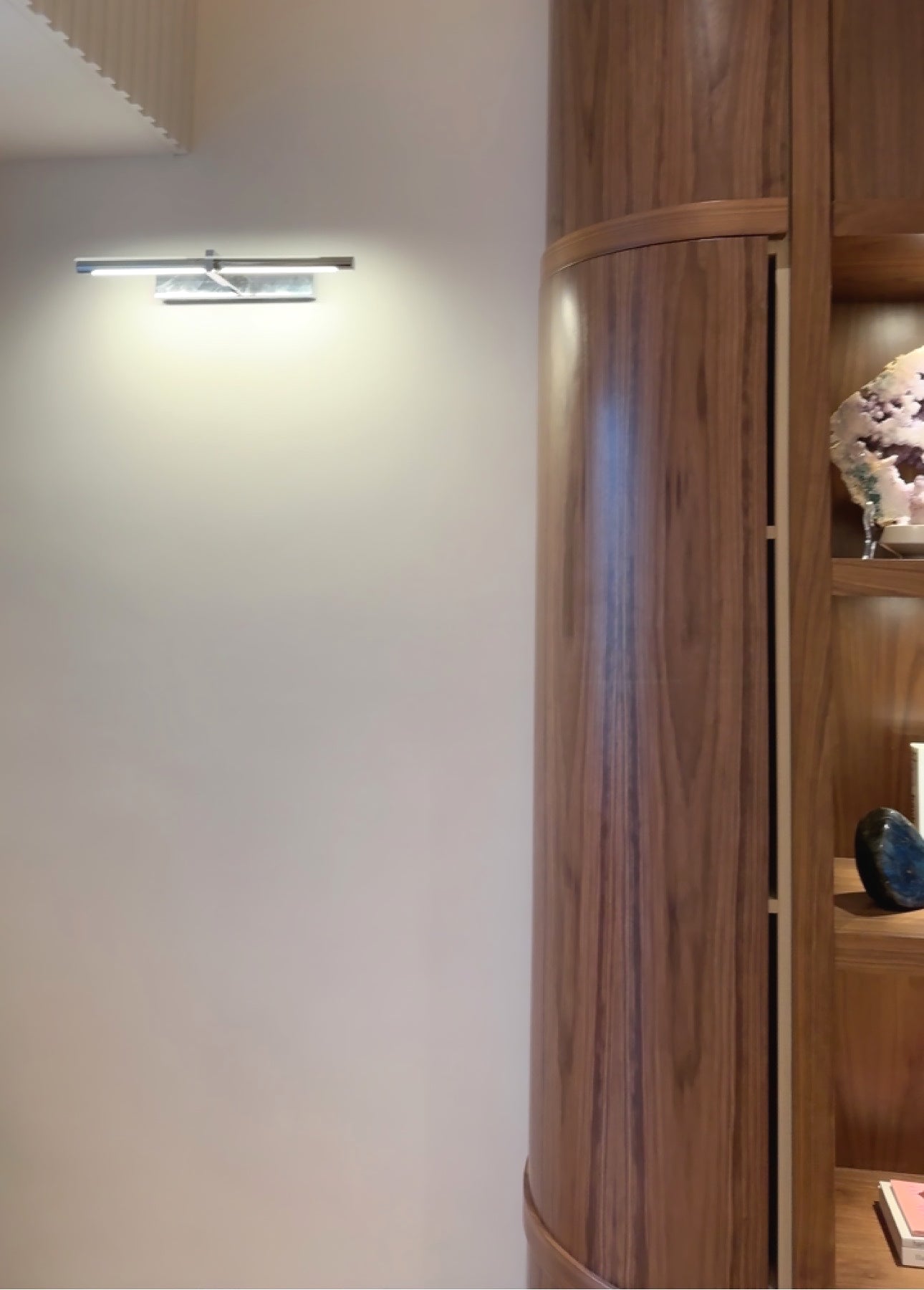 Kelly Wearstler Axis Picture Light