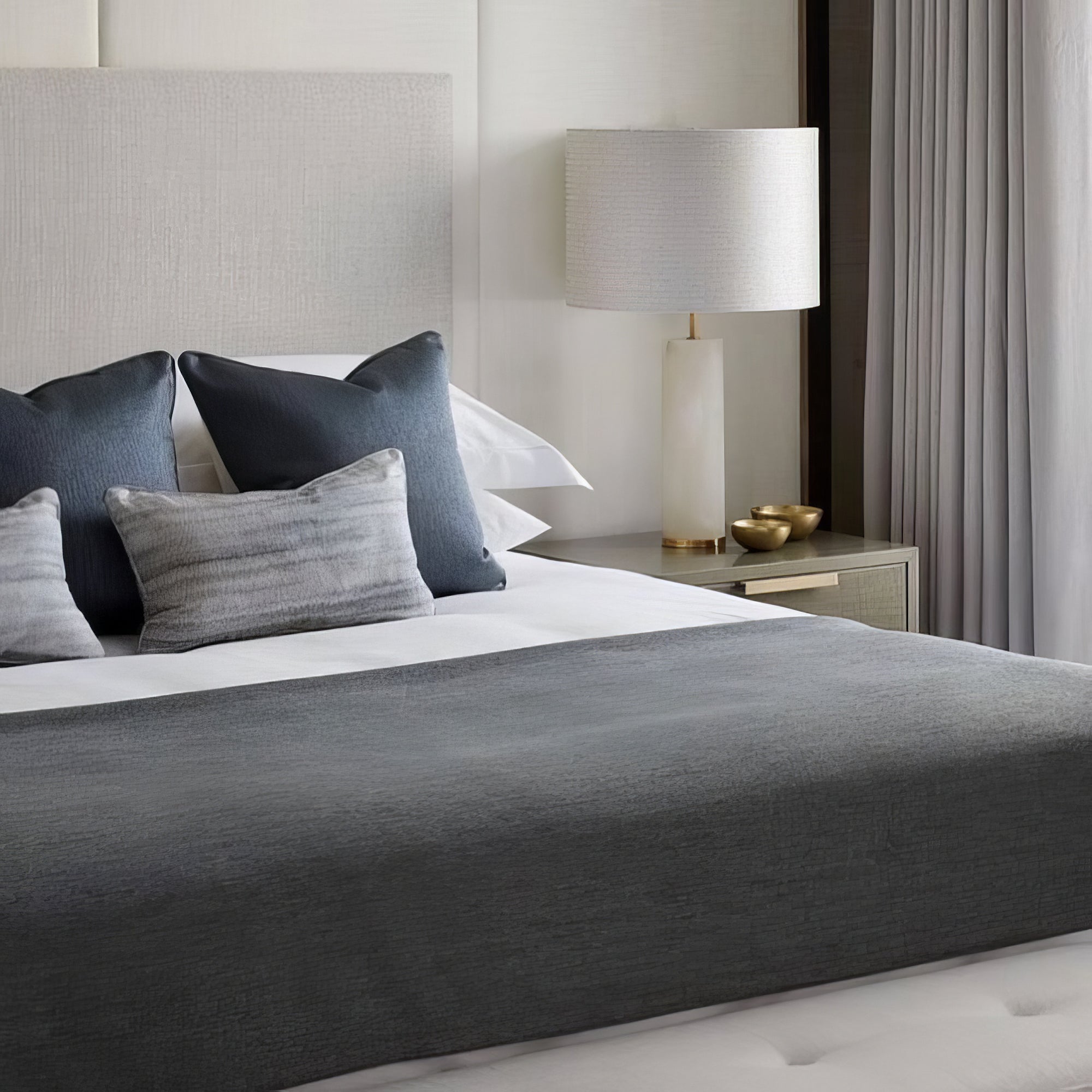 Lineham Column Table Lamp