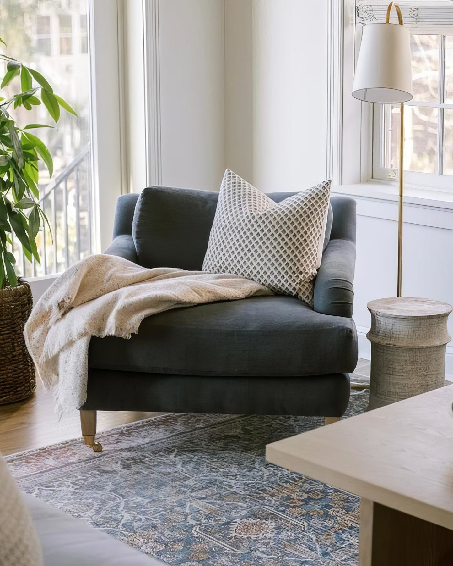 Mia Floor Lamp