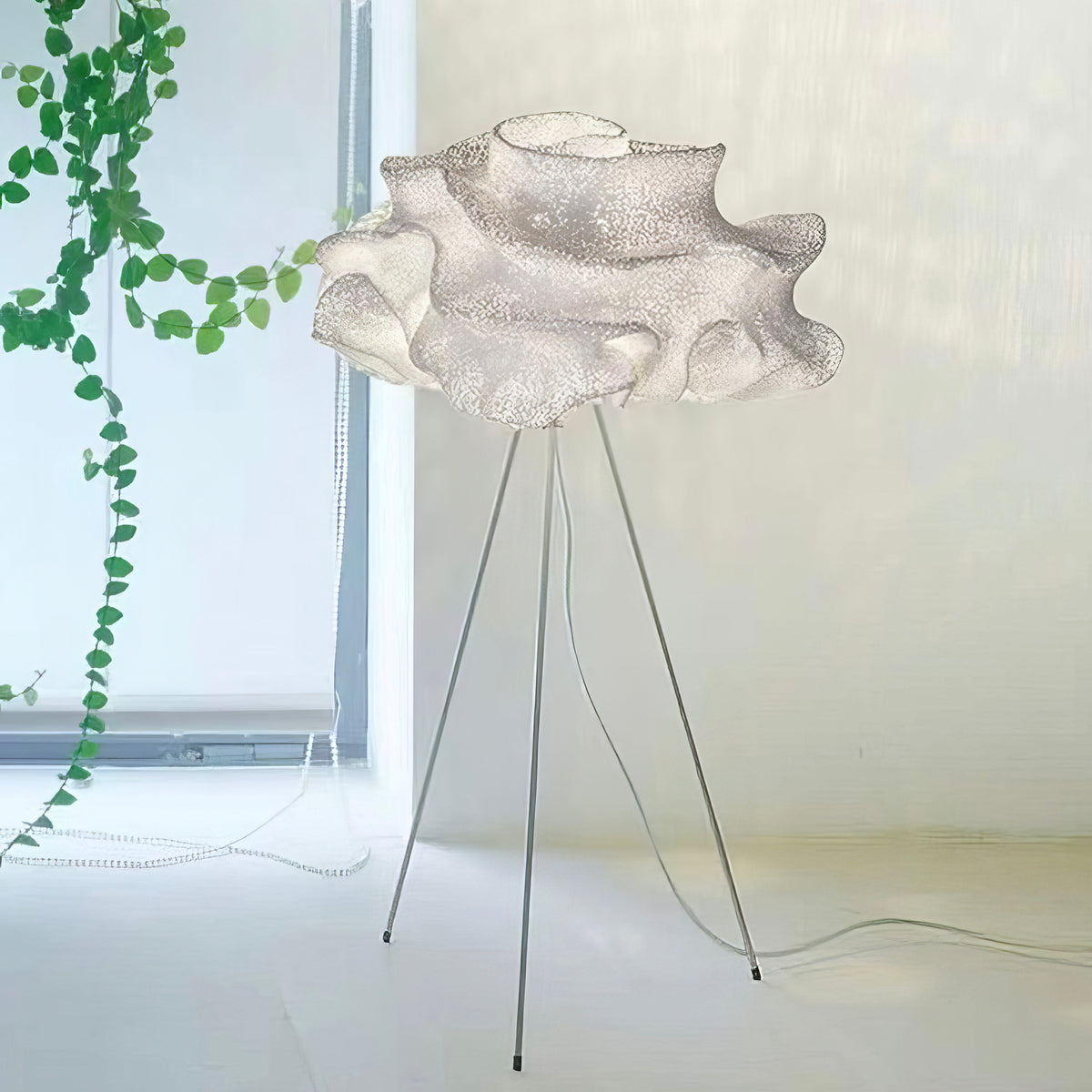 Nevo Floor Lamp