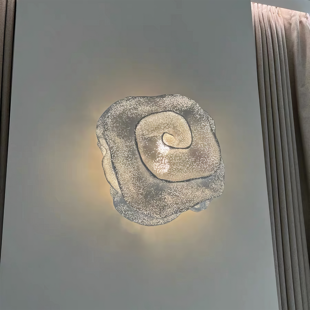 Nevo Wall Lamp