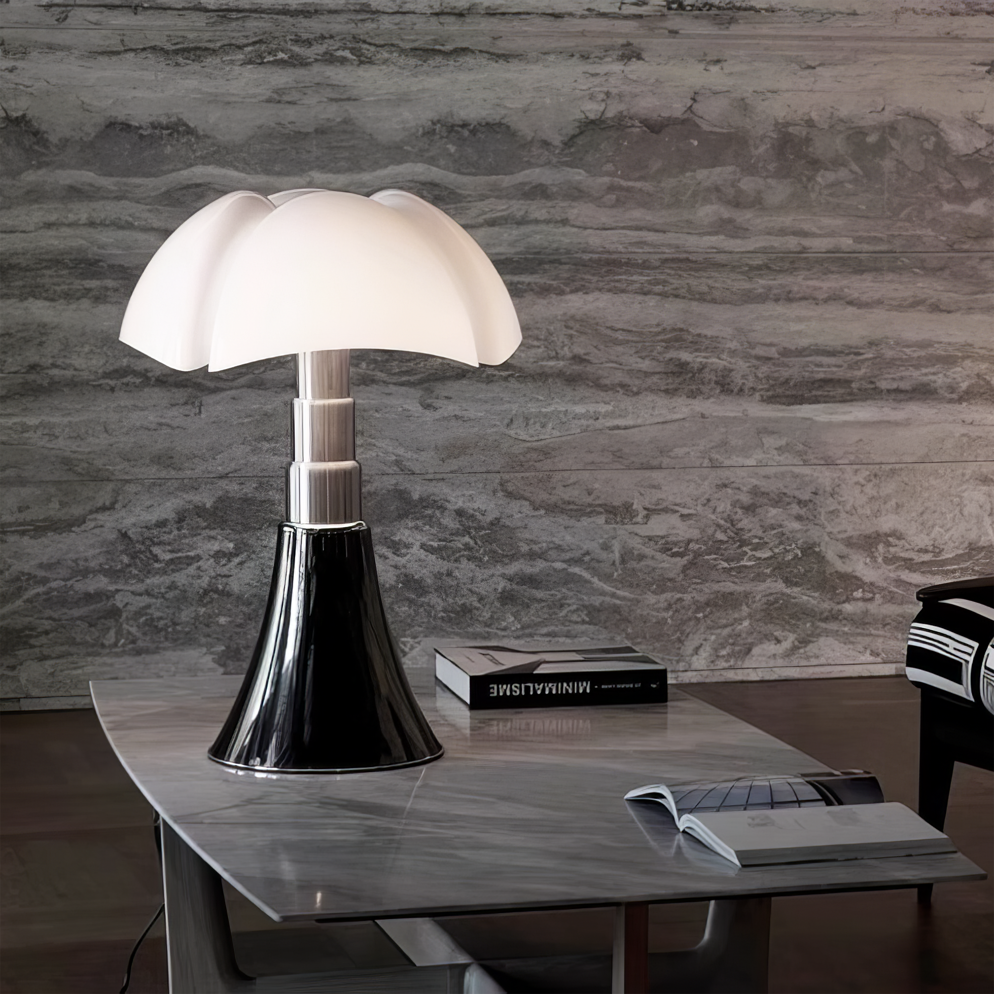 Pipistrello Petal Small Table Lamp