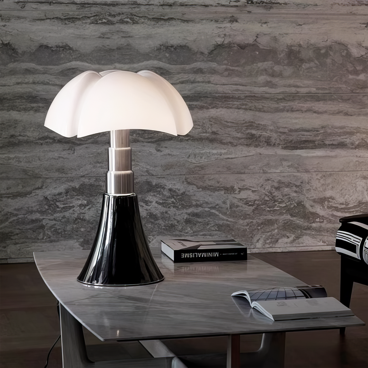 Pipistrello Petal Small Table Lamp