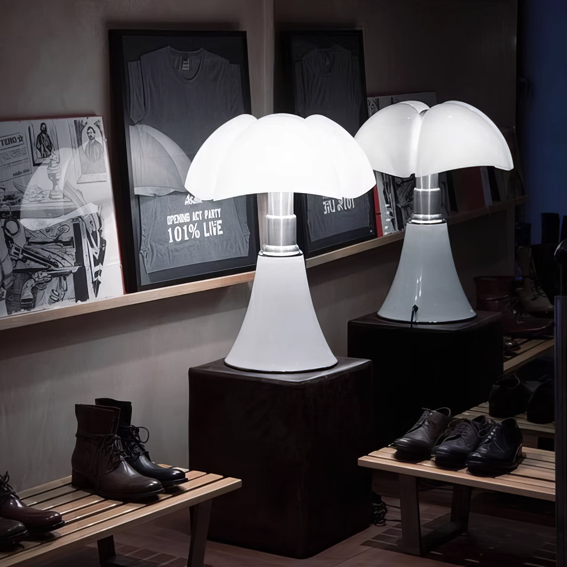 Pipistrello Petal Small Table Lamp