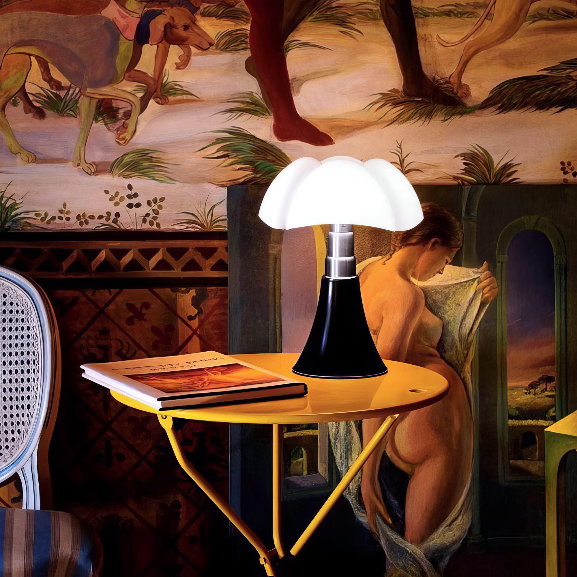 Pipistrello Petal Small Table Lamp