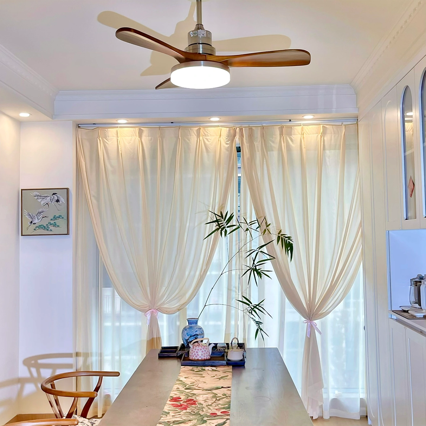 Solid Wood Three-Leaf Fan Lamp