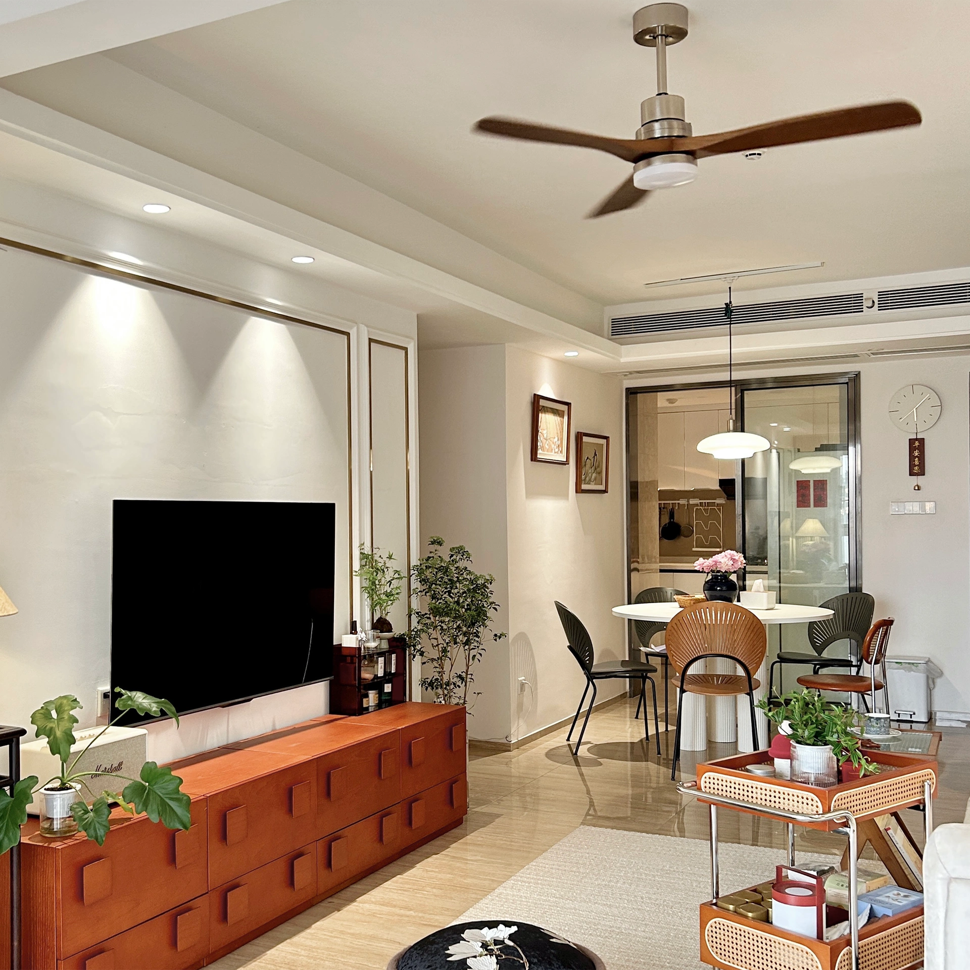 Solid Wood Three-Leaf Fan Lamp