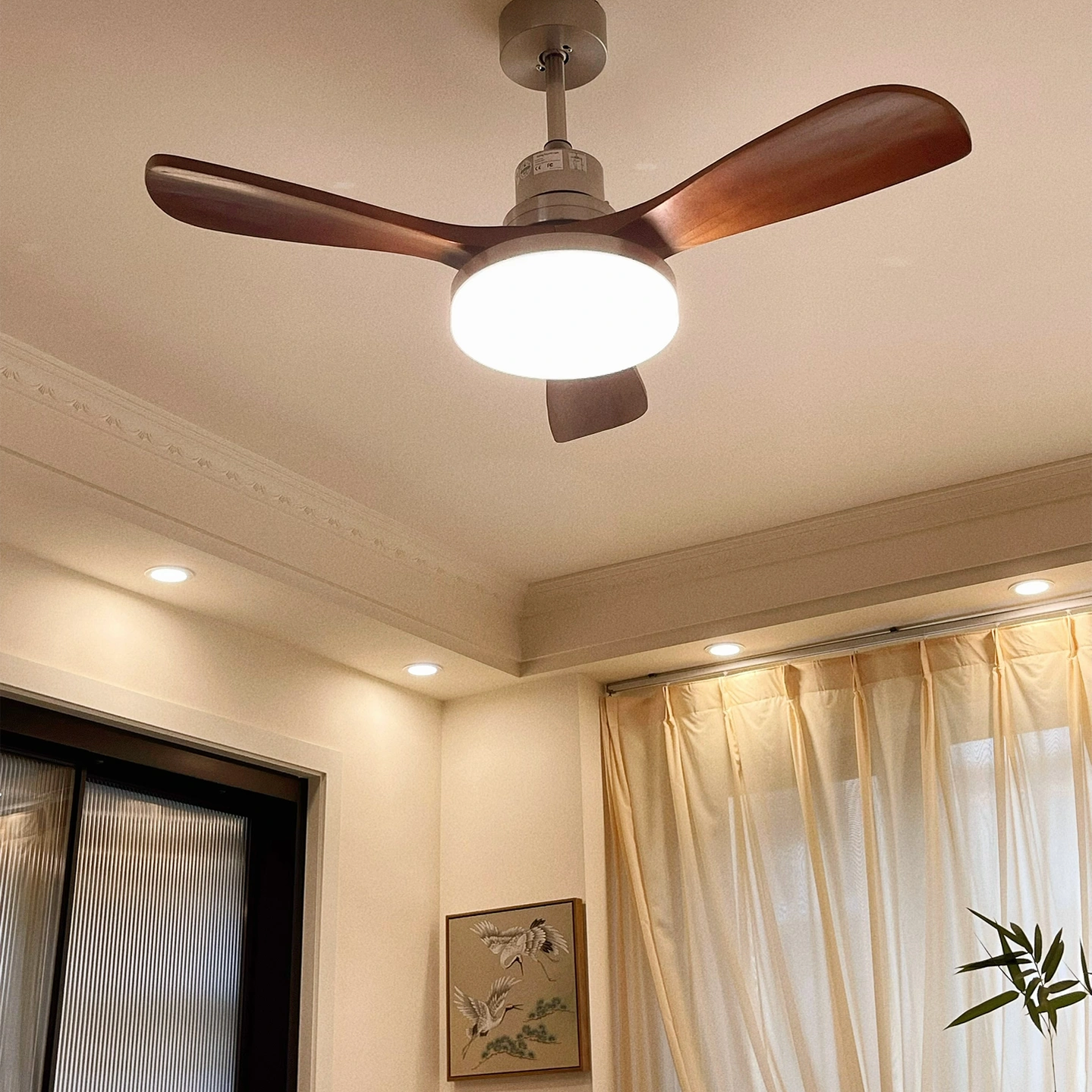 Solid Wood Three-Leaf Fan Lamp