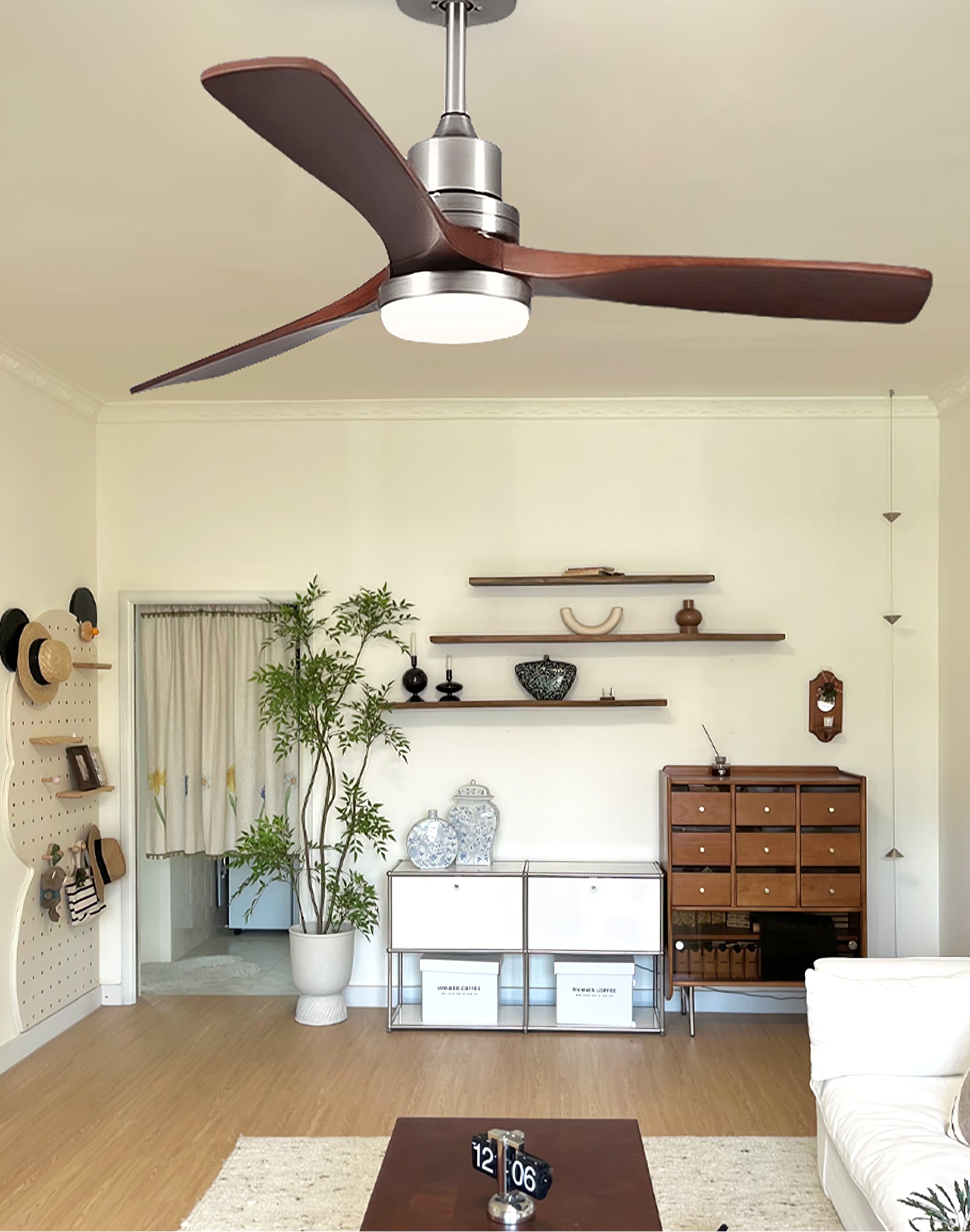 Solid Wood Three-Leaf Fan Lamp