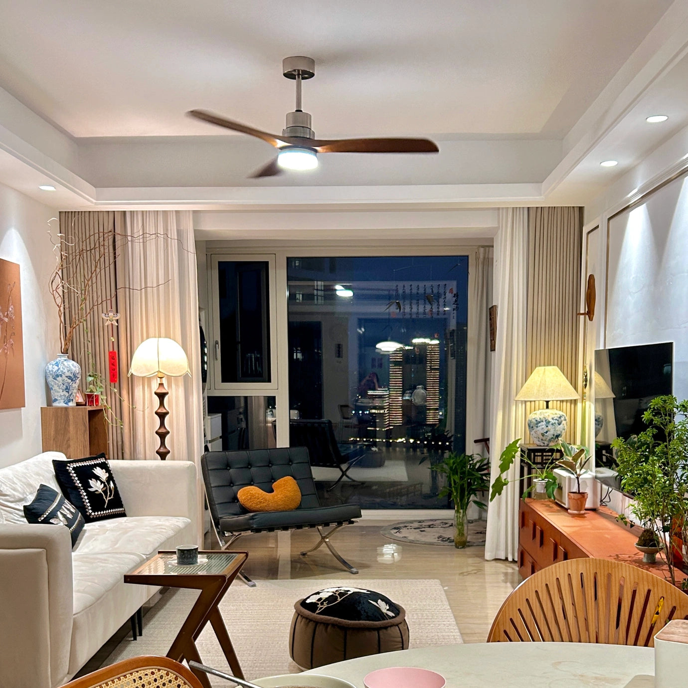 Solid Wood Three-Leaf Fan Lamp