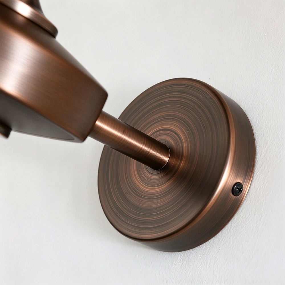 مصباح جداري عتيق من نوع أفيلين ذو غطاء مخروطي